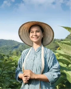 kratom-tree-woman
